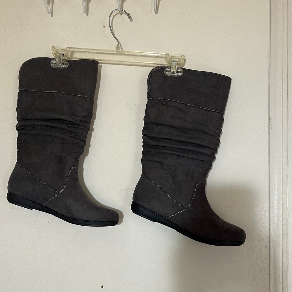 St. John's Bay Women's Charcoal Winter Boots Size 8